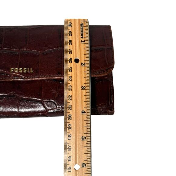 Fossil Snap Close Reddish Brown Crocodile Print Embossed Leather Wallet 7.25x4in - Picture 15 of 15